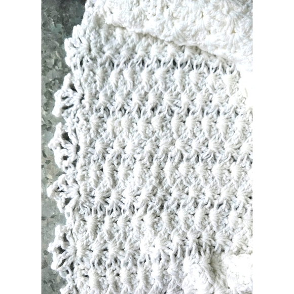 Handmade Vintage Knit Baby Blanket - Picture 3 of 3